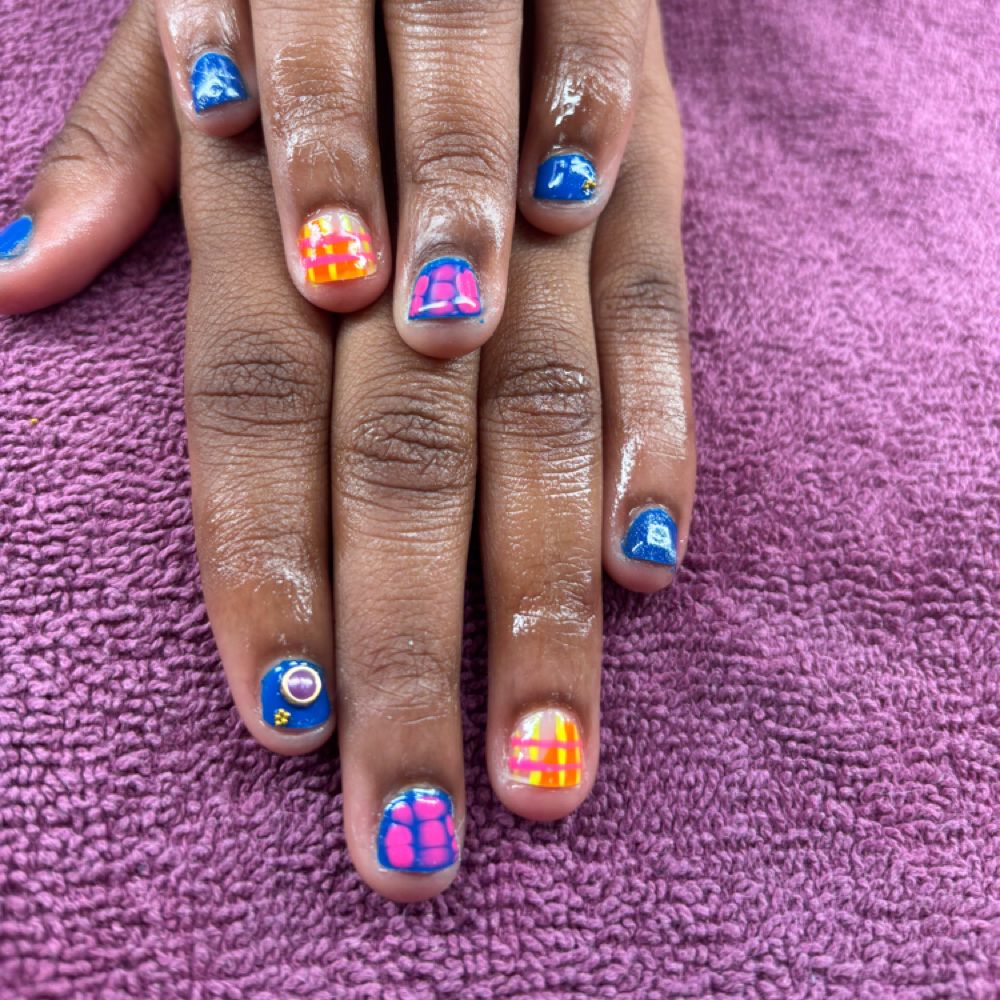 Nail work by In Bloom by Vanne